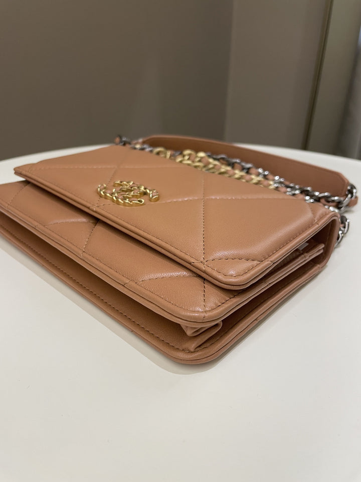 Chanel 19 Wallet On Chain Caramel Lambskin