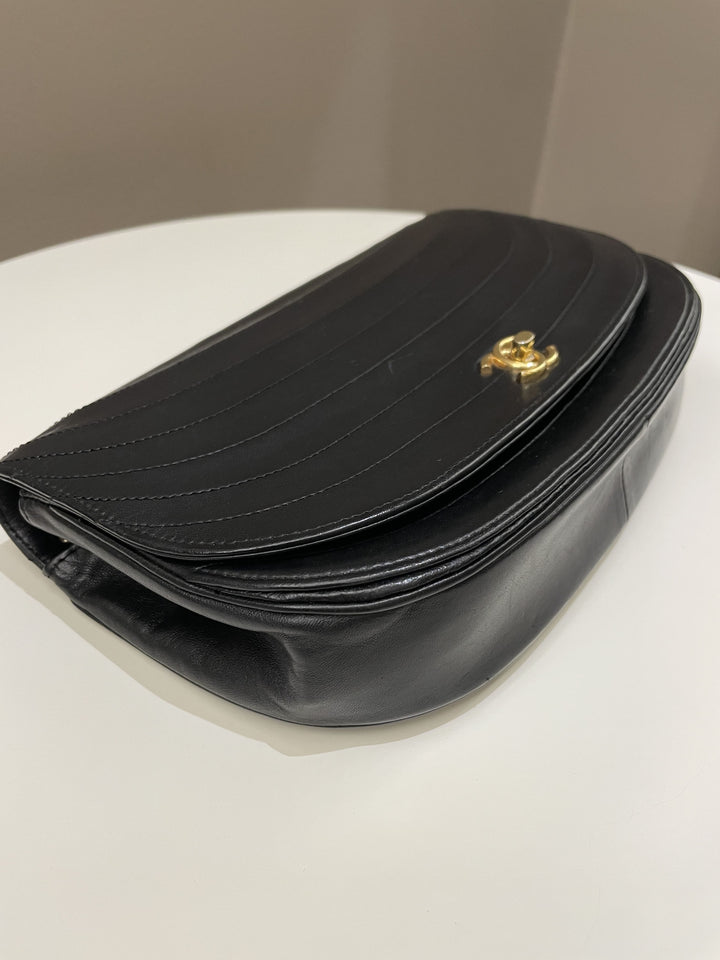 Chanel Vintage Crossbody Flap Bag Black Lambskin