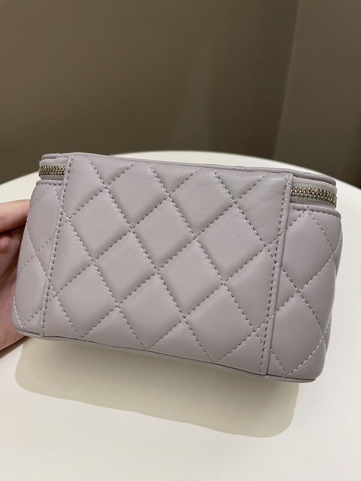 Chanel 22B Pearl Crush Vanity Rectangular Grey Lambskin