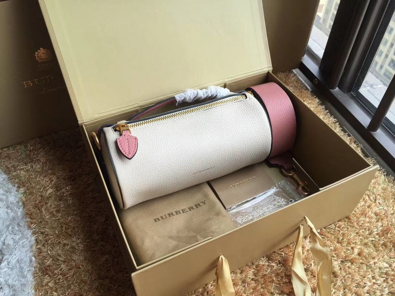 Burberry Bags - Bagsattire   459