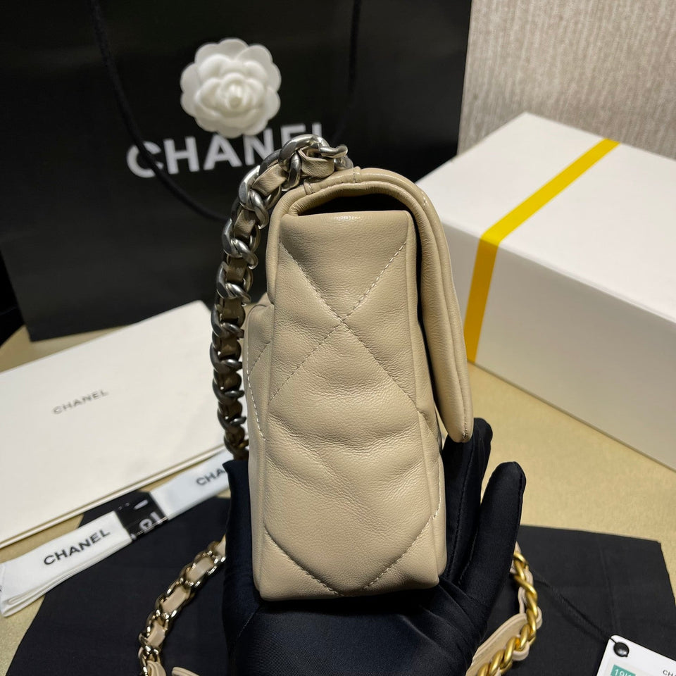 Chanel - Luxury Bag - CHL - 724