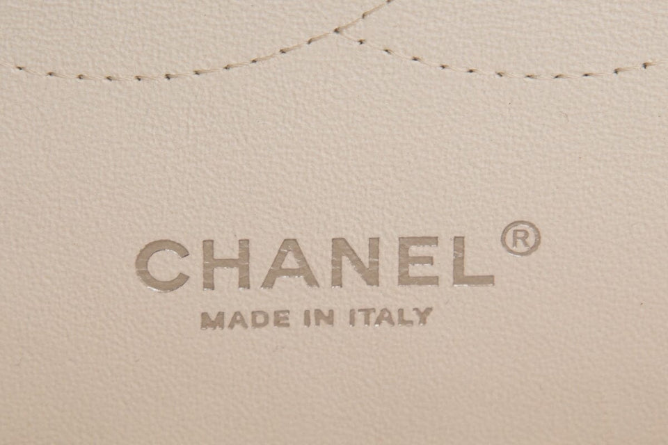 Chanel Jumbo Classic Double Flap Creme Quilted Calfskin Shoulder Bag
