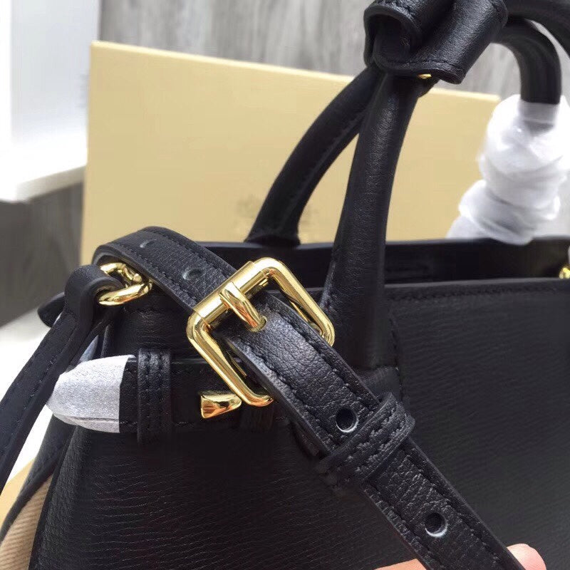 Burberry Bags - Bagsattire   516