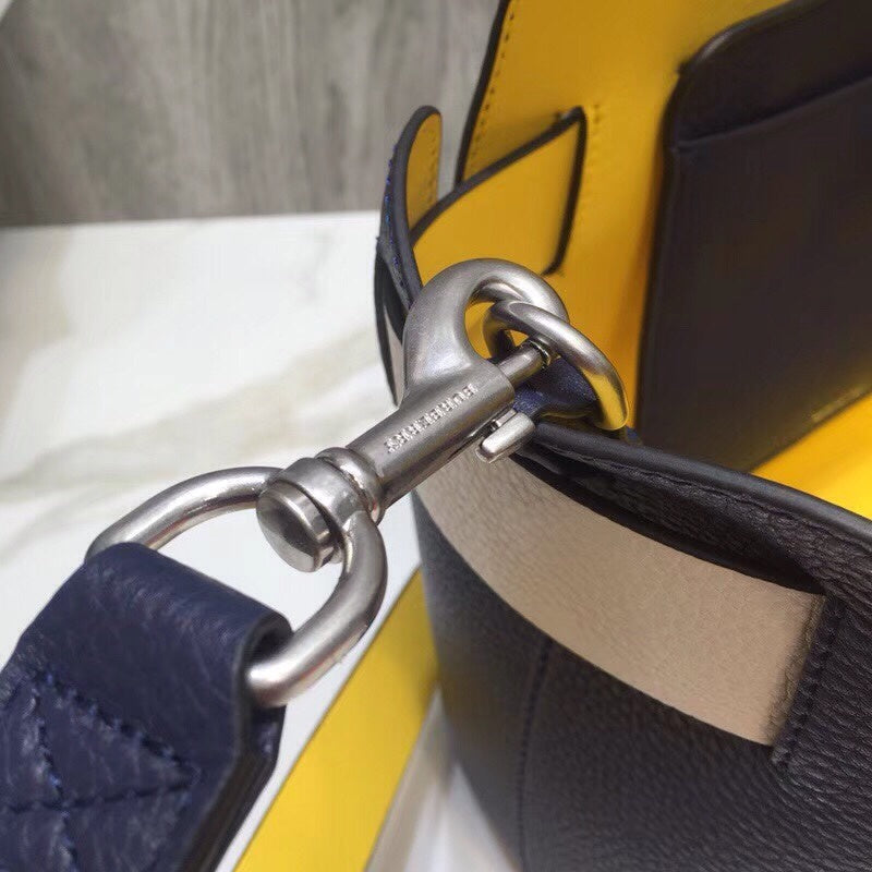 Burberry Bags - Bagsattire   439