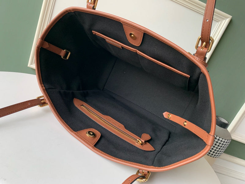 Burberry Bags - Bagsattire   682