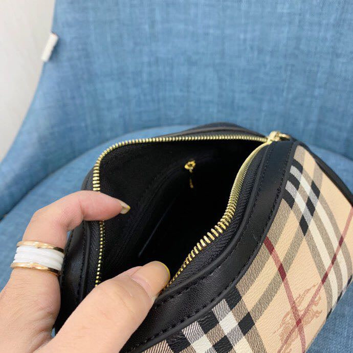 Burberry Bags - Bagsattire   207