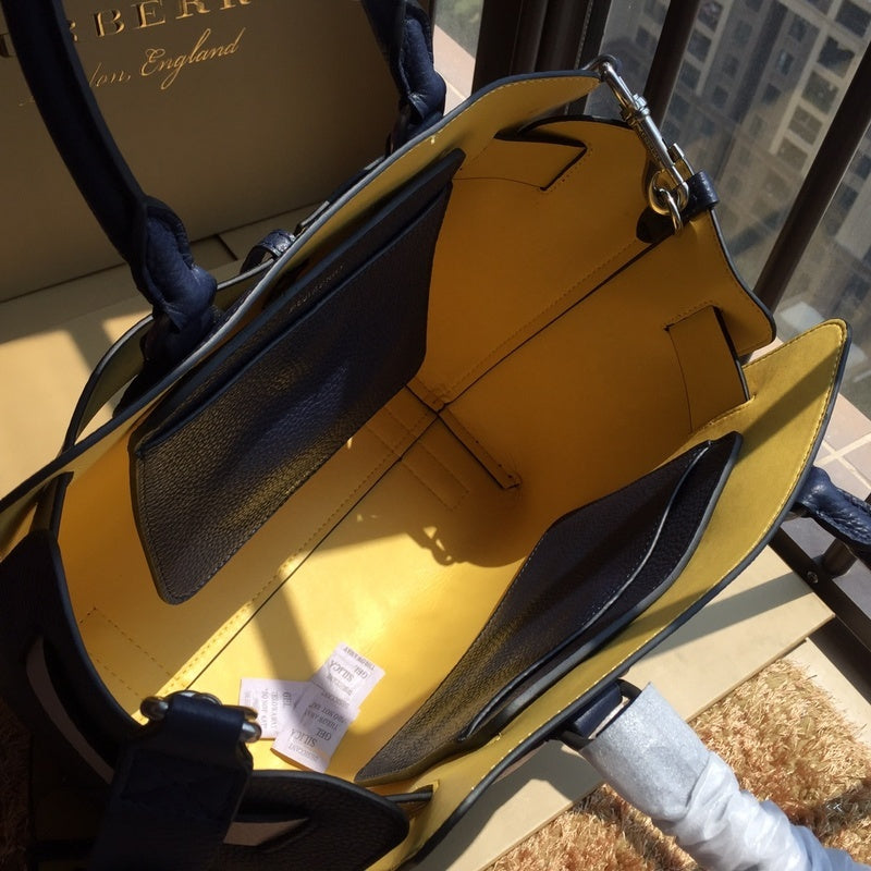 Burberry Bags - Bagsattire   439