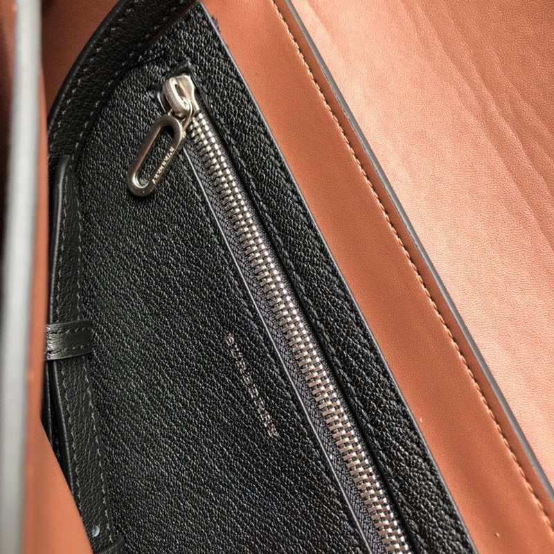 Burberry Bags - Bagsattire   457