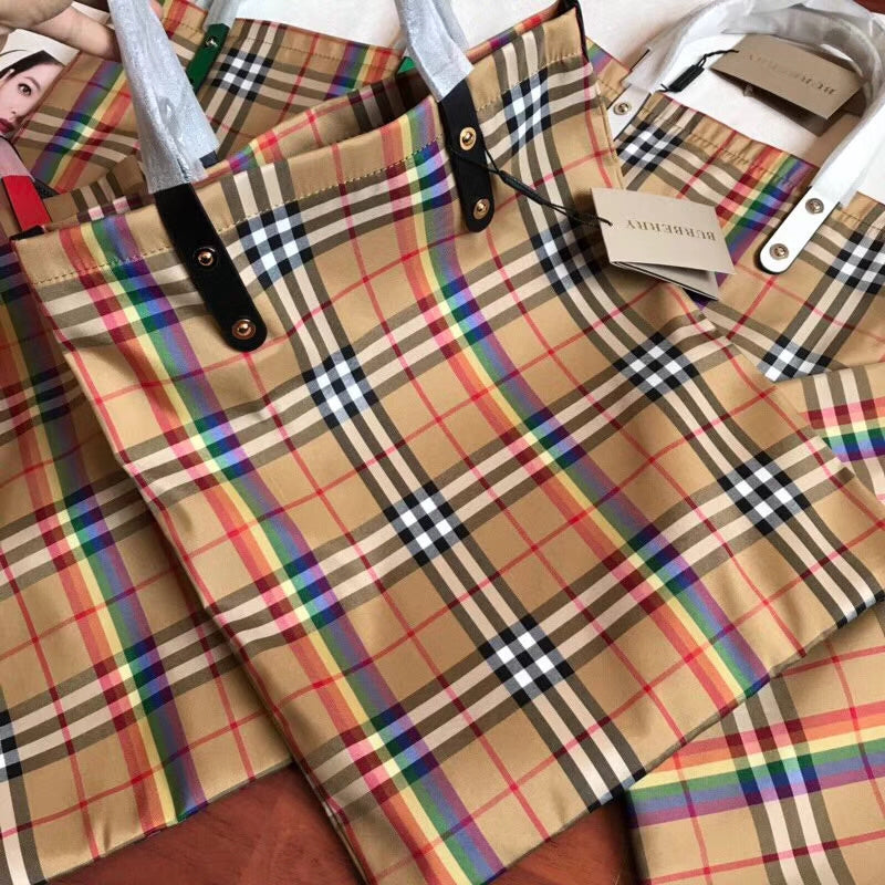 Burberry Bags - Bagsattire   288