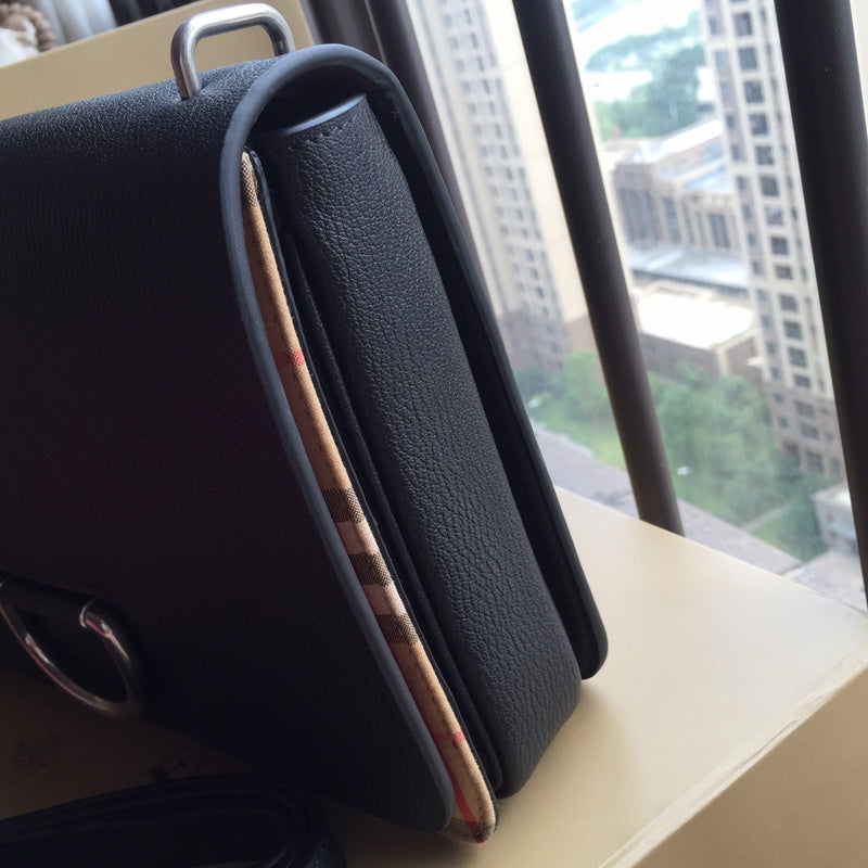 Burberry Bags - Bagsattire   677