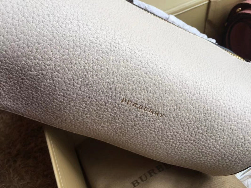 Burberry Bags - Bagsattire   459