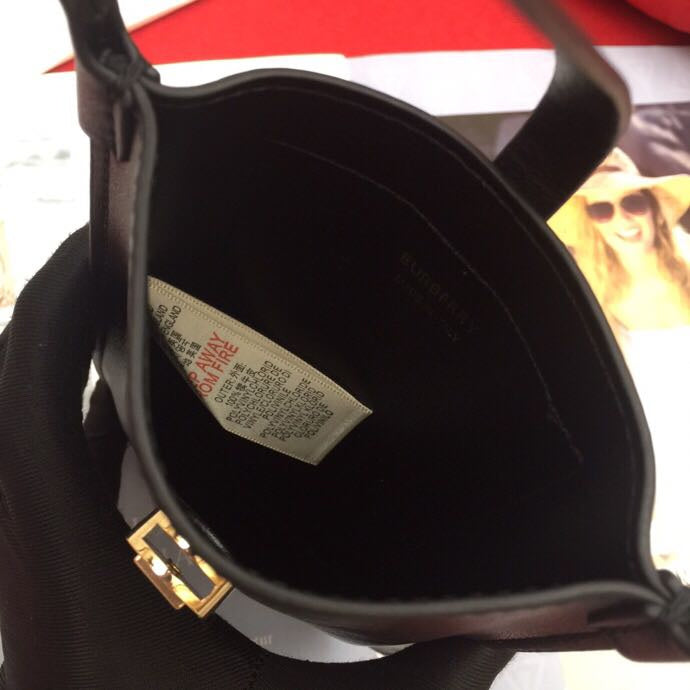 Burberry Bags - Bagsattire   185