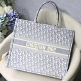 Christian Dior BOOK TOTE