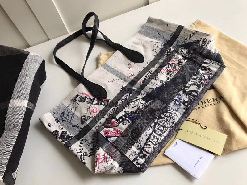 Burberry Bags - Bagsattire   290