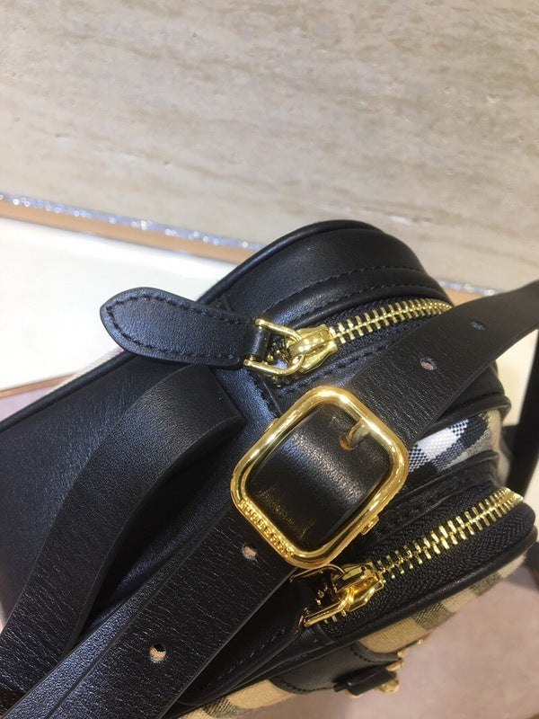 Burberry Bags - Bagsattire   369