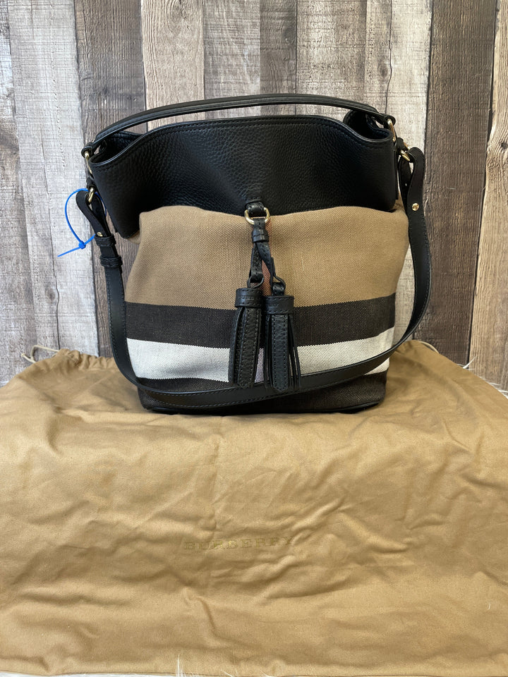 Handbag Luxury Designer By Burberry  Size: Medium