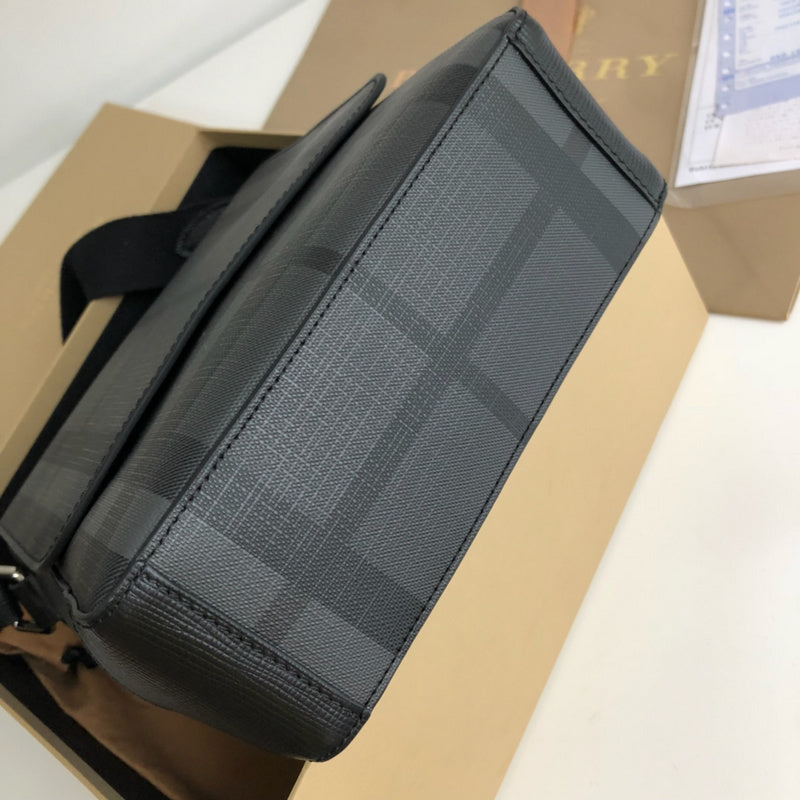 Burberry Bags - Bagsattire   579