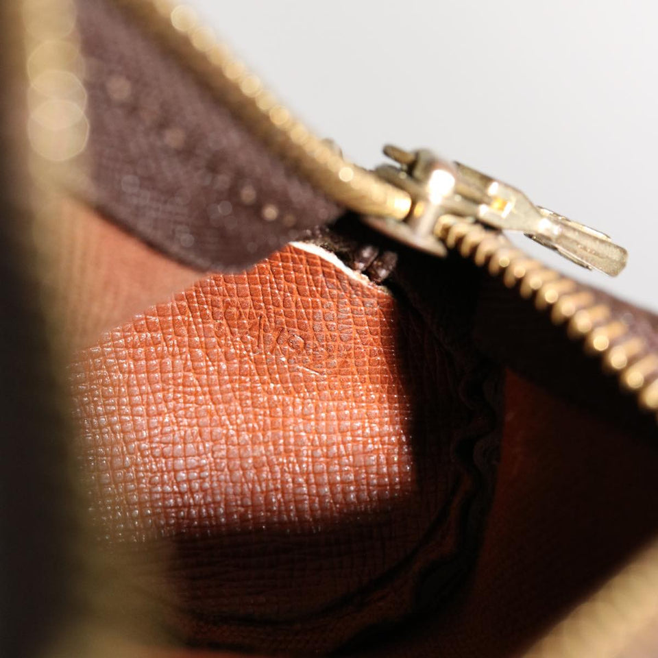 Louis Vuitton Etui À Balles De Golf  Canvas Clutch Bag
