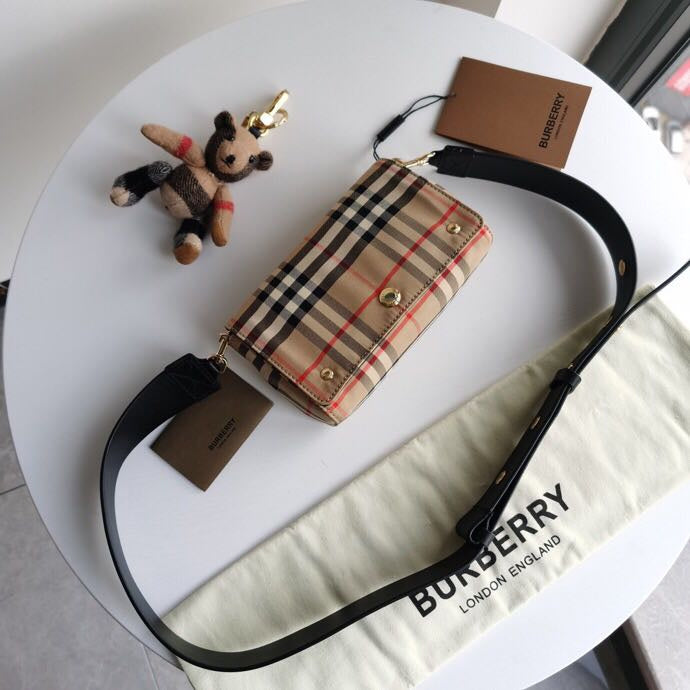 Burberry Bags - Bagsattire   200