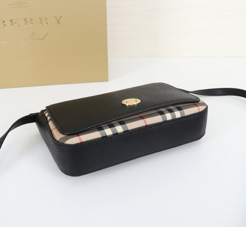Burberry Bags - Bagsattire   147