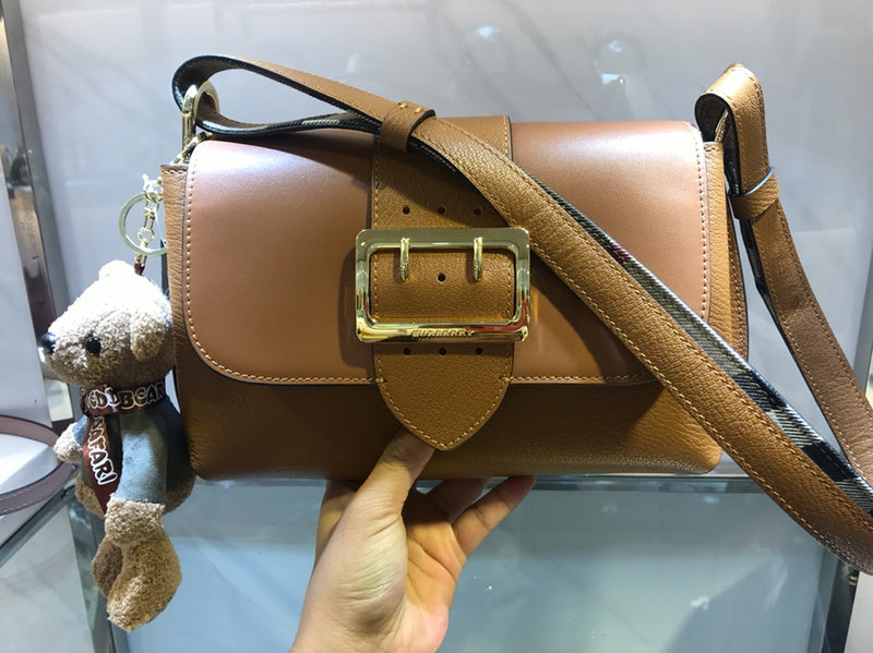 Burberry Bags - Bagsattire   489