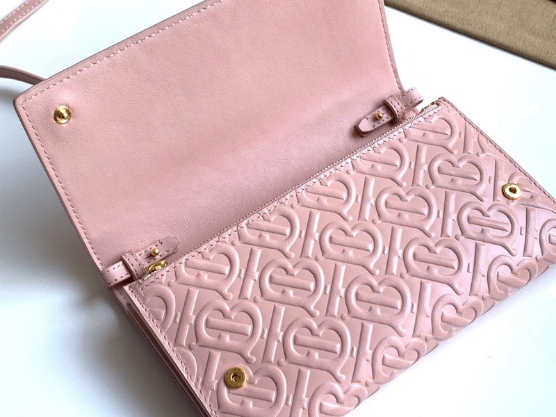 Burberry Bags - Bagsattire   753