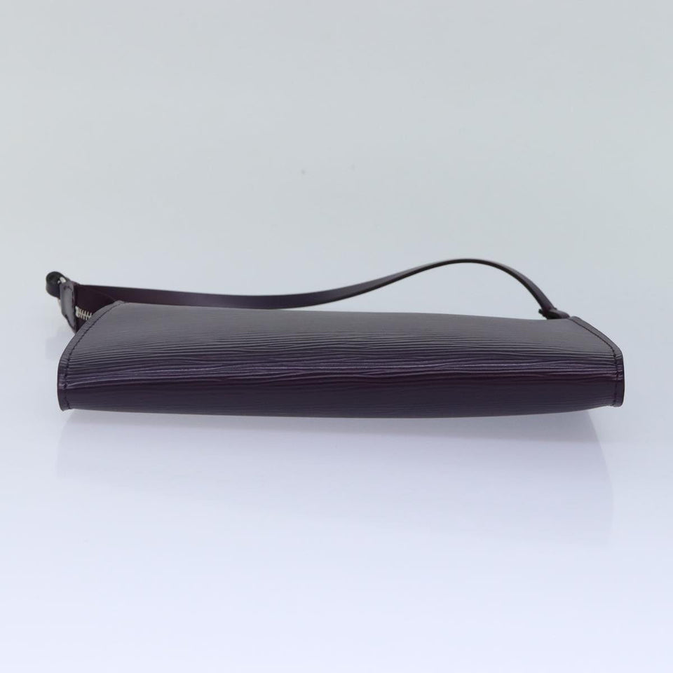 Louis Vuitton Pochette Accessoire  Leather Clutch Bag