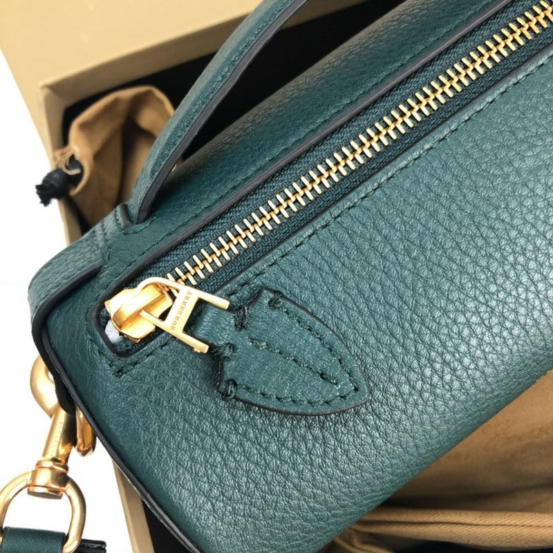 Burberry Bags - Bagsattire   448