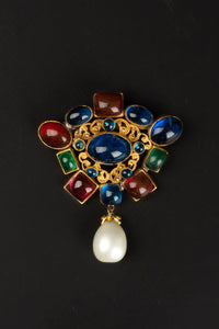 Broche en pâte de verre Chanel