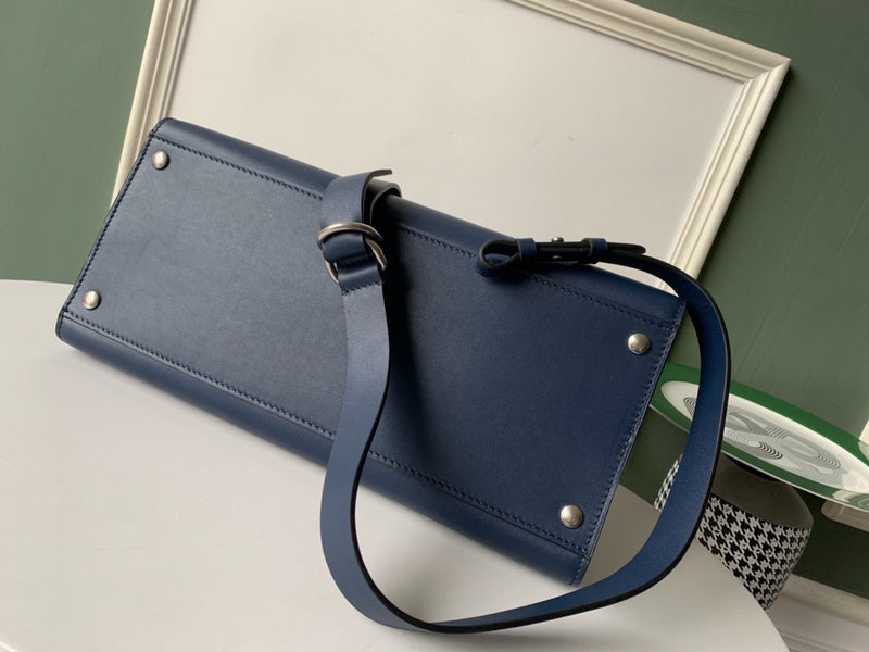 Burberry Bags - Bagsattire   695