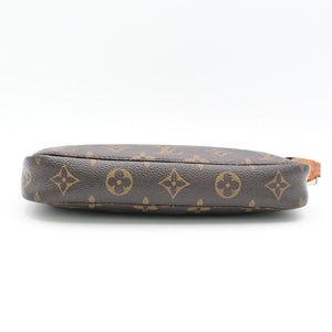 Louis Vuitton Pochette Accessoires  Canvas Clutch Bag