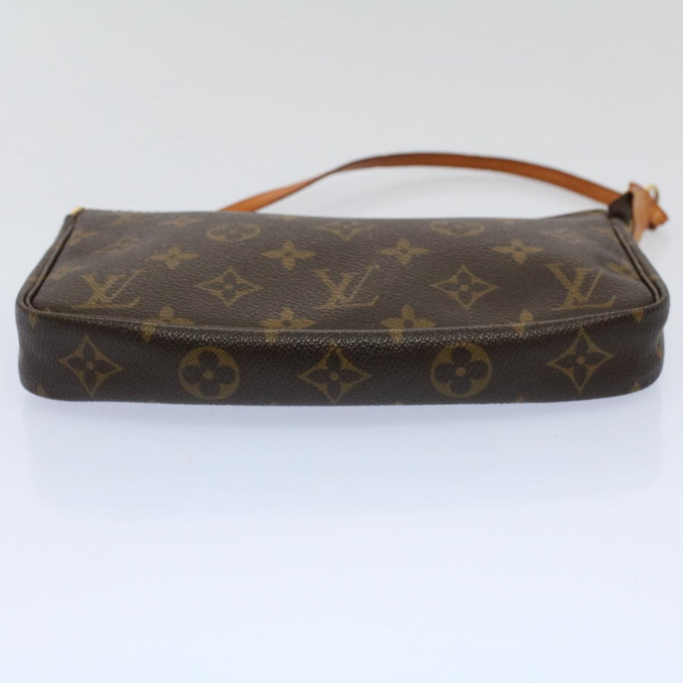Louis Vuitton Pochette Accessoires  Leather Clutch Bag