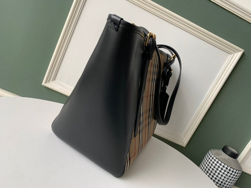 Burberry Bags - Bagsattire   669