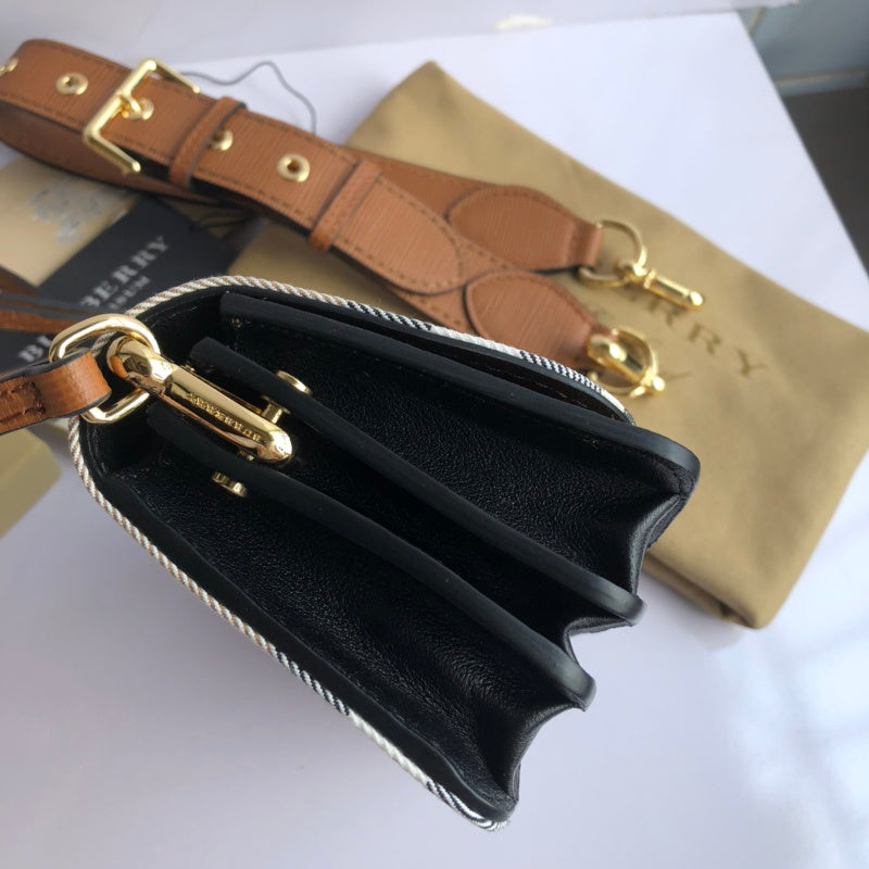 Burberry Bags - Bagsattire   559