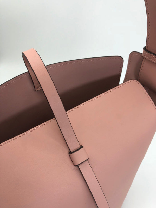 Burberry Bags - Bagsattire   340