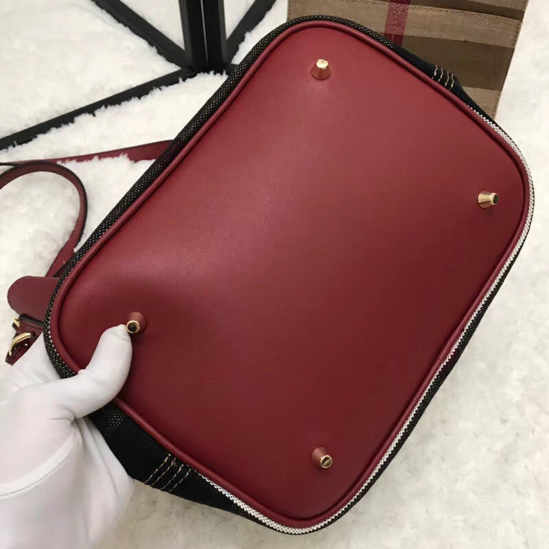 Burberry Bags - Bagsattire   539