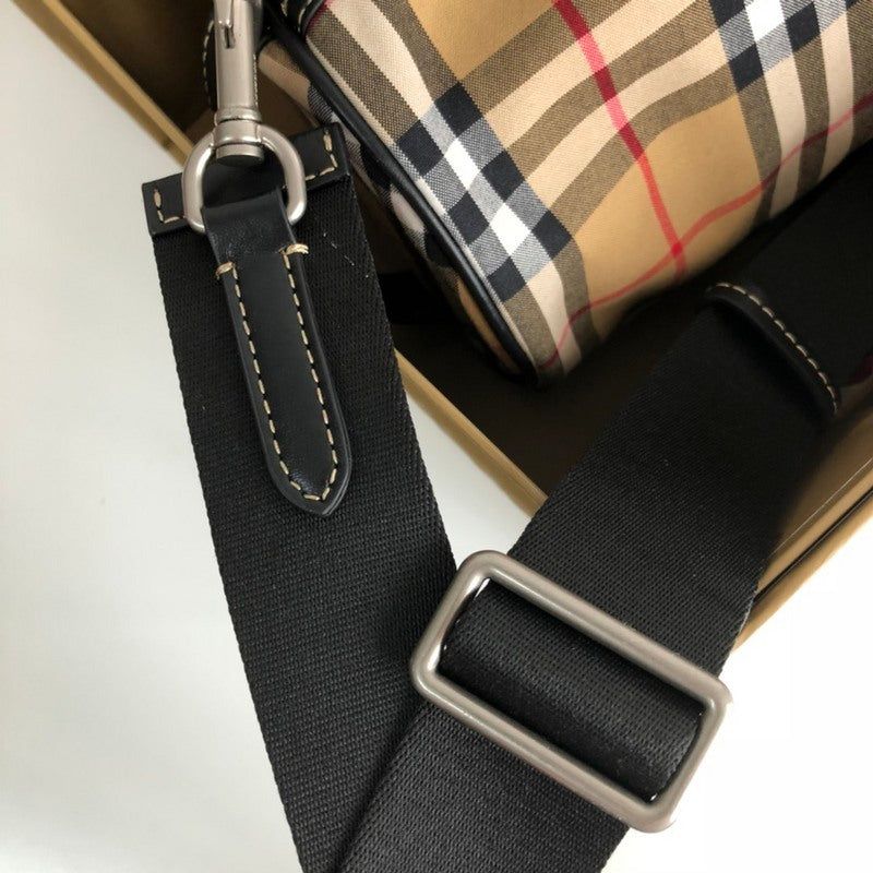 Burberry Bags - Bagsattire   456