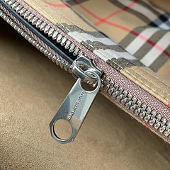 Burberry Bags - Bagsattire   695