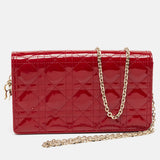 Red Cannage Patent Leather Lady Chain Clutch