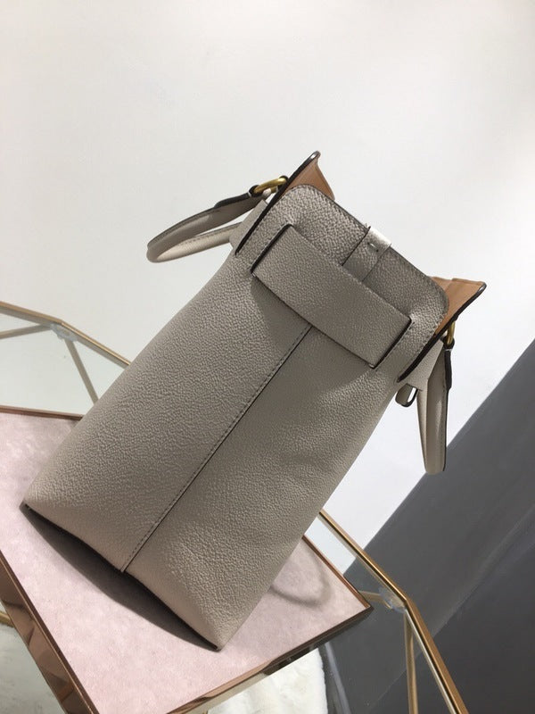 Burberry Bags - Bagsattire   367
