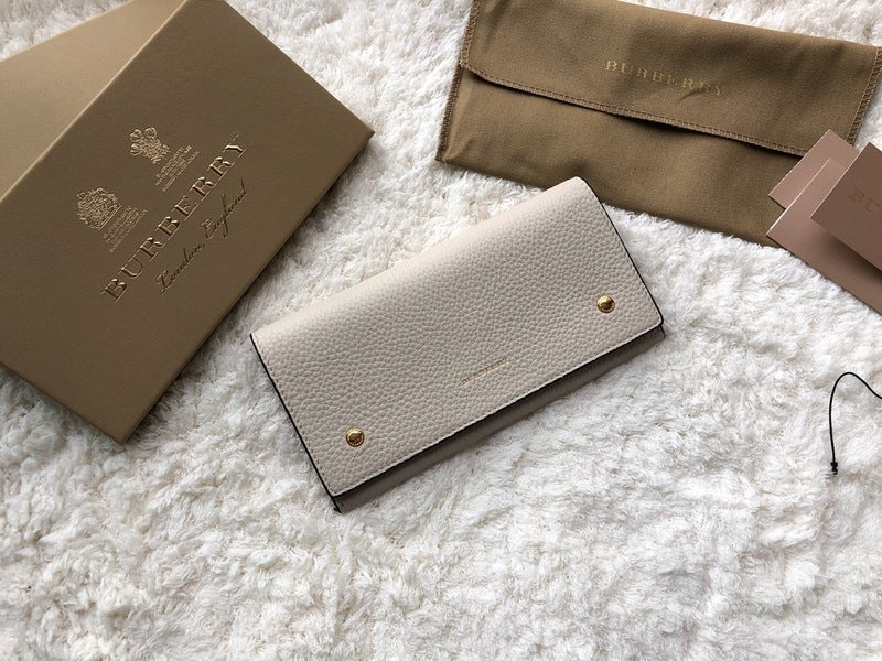 Burberry Bags - Bagsattire   423