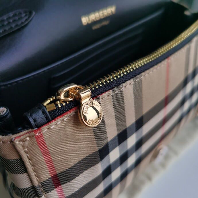 Burberry Bags - Bagsattire   200