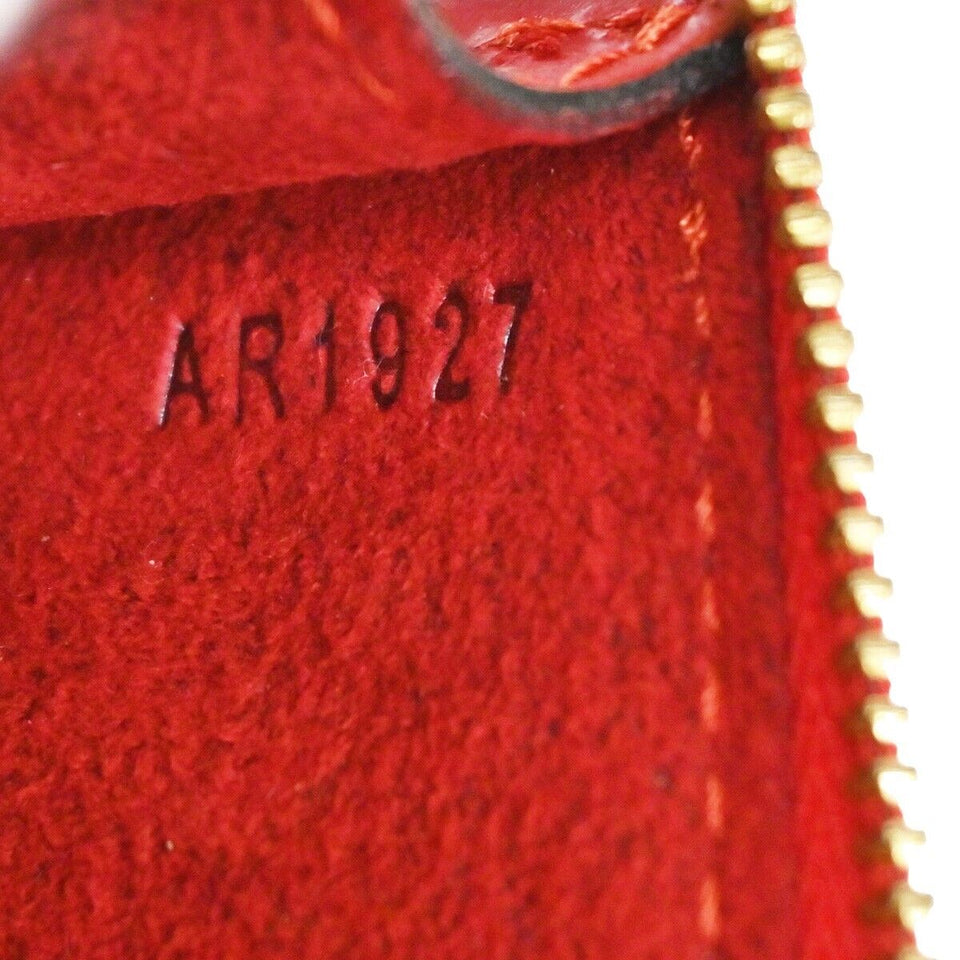 Louis Vuitton Pochette Accessoires  Leather Clutch Bag