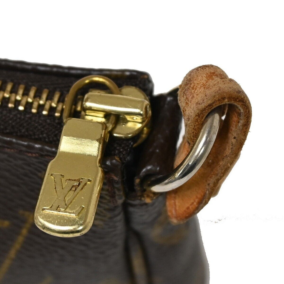 Louis Vuitton Pochette Accessoires  Canvas Clutch Bag