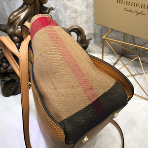 Burberry Bags - Bagsattire   417