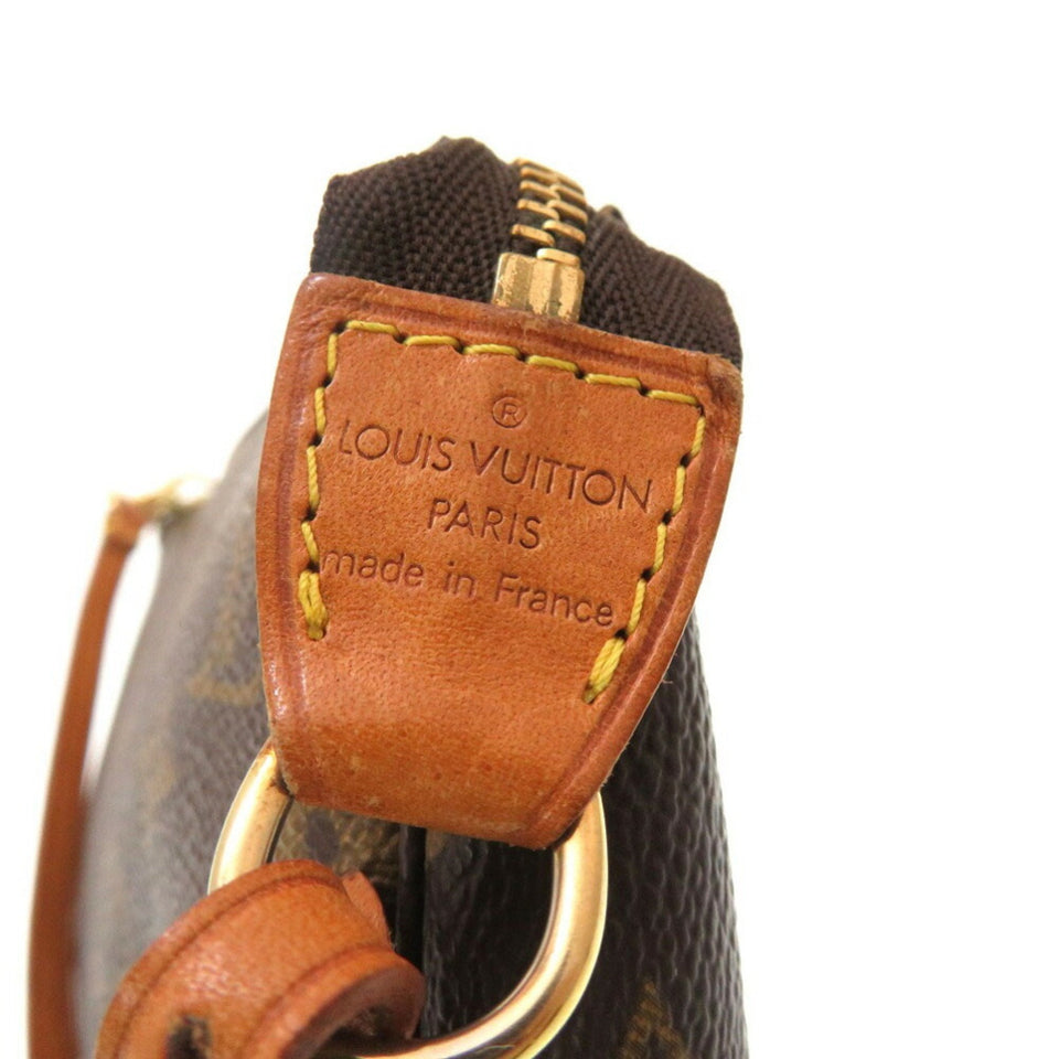 Louis Vuitton Pochette Accessoires  Canvas Clutch Bag