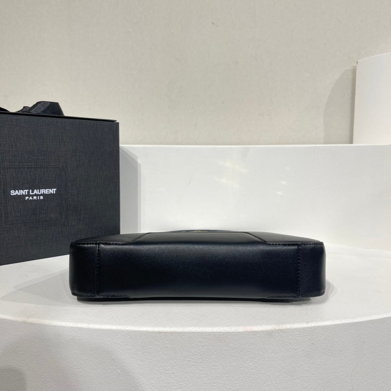 Burberry Bags - Bagsattire   135