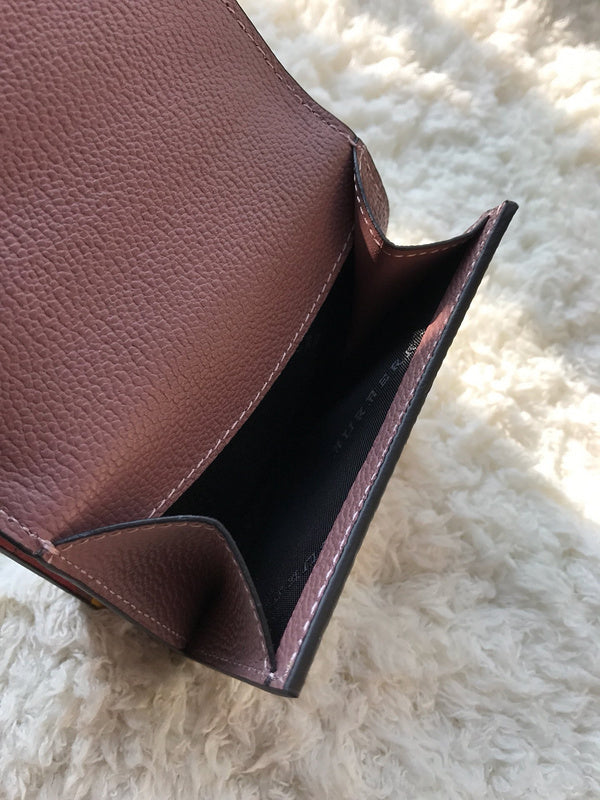 Burberry Bags - Bagsattire   548