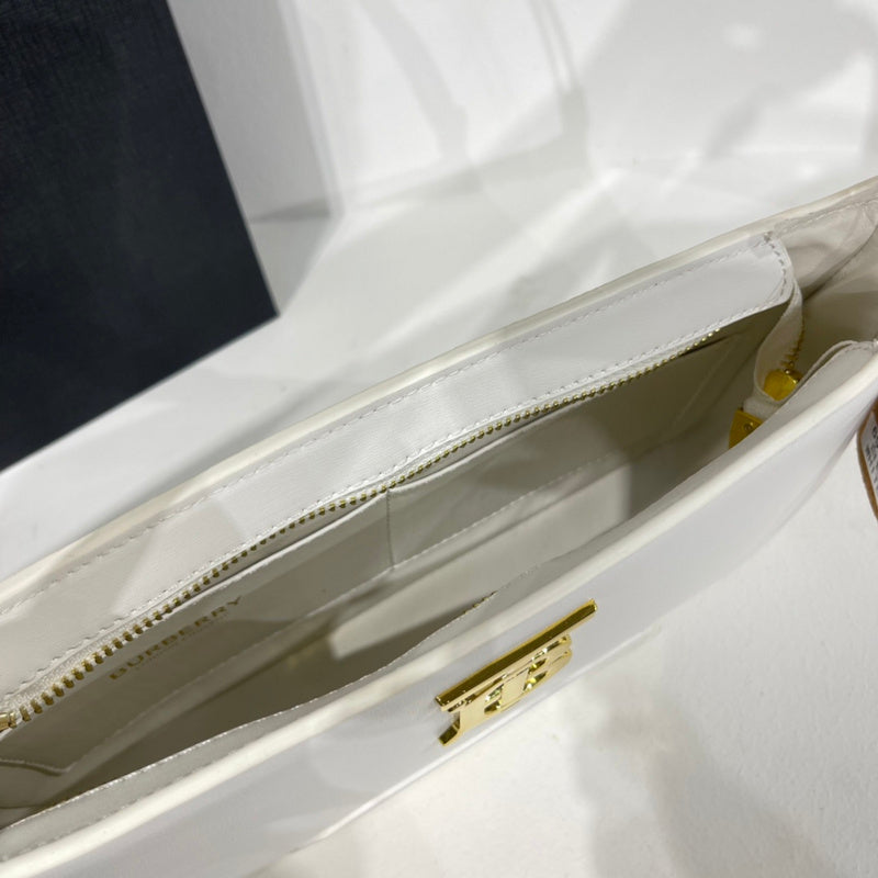 Burberry Bags - Bagsattire   135