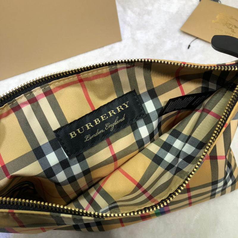 Burberry Bags - Bagsattire   244